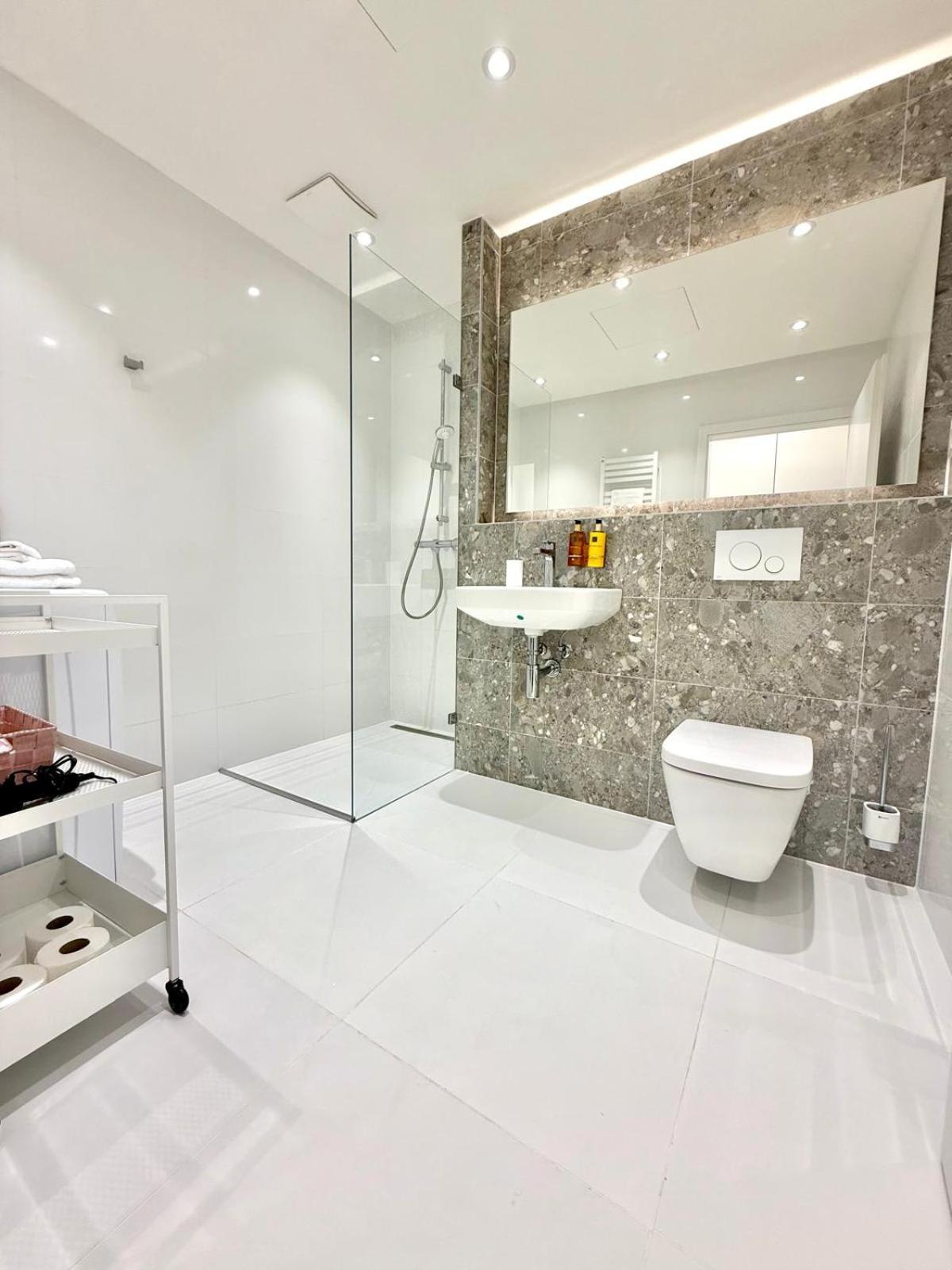 City Relax Apartments With Free Parking, 10 Mins Walk To City Centre Brno Exteriör bild